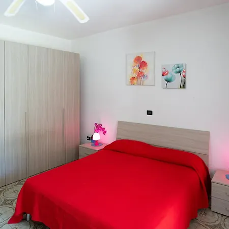 Casa Gino A 70 Mt Dalla Di