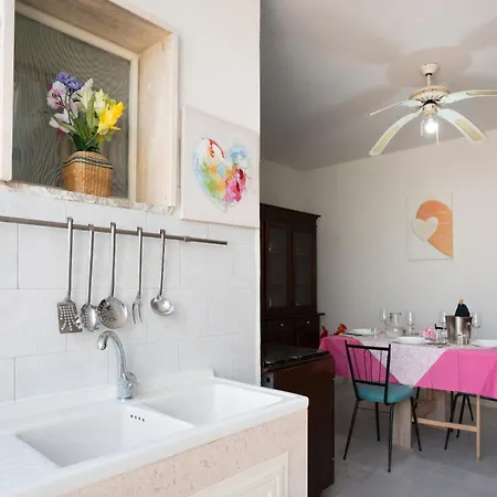 Casa Gino A 70 Mt Dalla Di Feriehus